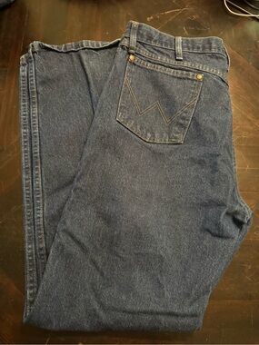 Wrangler Jeans in Dark Blue Denim